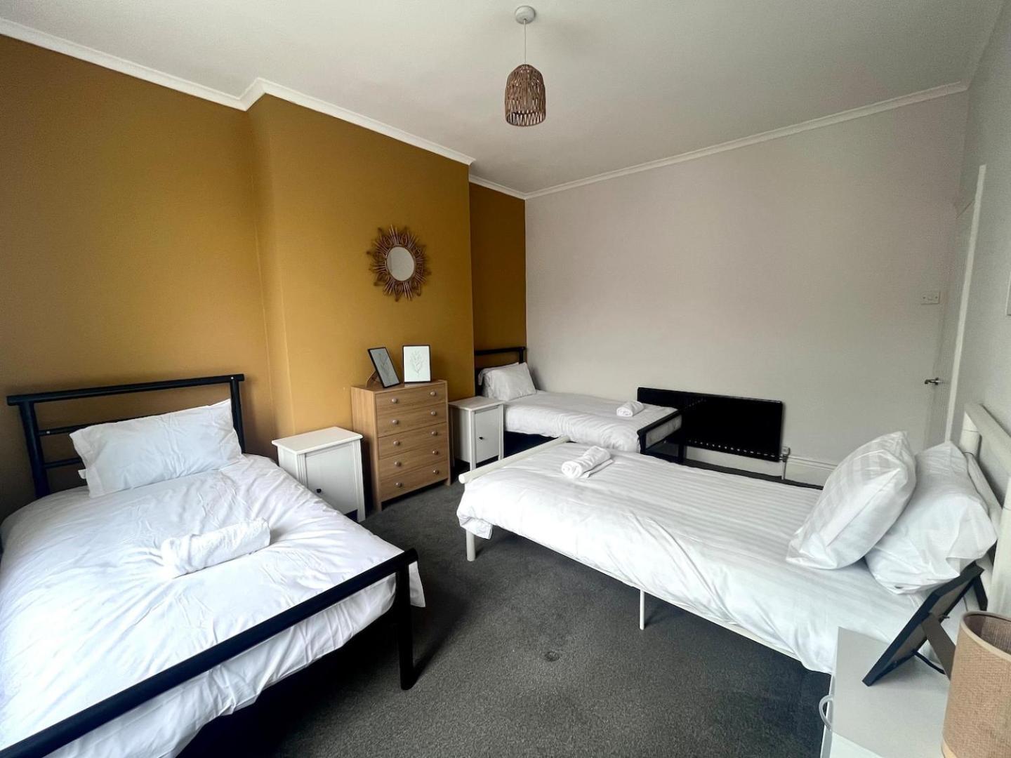 3 Bdrm Close To Beach&City นอร์ทชีลด์ส ภายนอก รูปภาพ